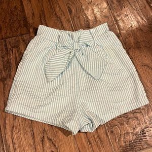 Girls Rare Edition Seersucker Bow Shorts size 3T